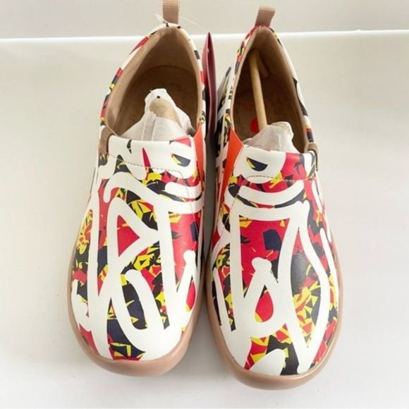 UIN Shoes - Size 7.5 NWT UIN Slip On Shoes Walking Comfortable Womens Shoe Sparkling Moment